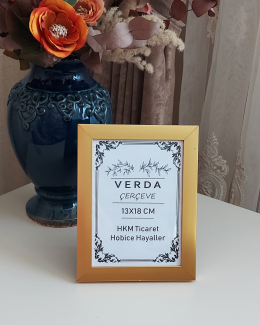 13x18 cm Gold Fotoğraf Çerçevesi! Ahşap Ayaklı Pvc Camlı Dekoratif Masaüstü Çerçeve! 