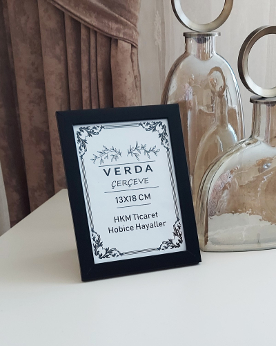 13x18 cm Siyah Fotoğraf Çerçevesi! Ahşap Ayaklı Pvc Camlı Dekoratif Masaüstü Çerçeve! - 0