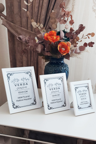 3 Lü Set! 10x15, 13x18 cm ve 15x21 cm Fotoğraf Çerçevesi! Ahşap Ayaklı Pvc Camlı Dekoratif Çerçeve! Beyaz - 2