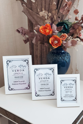 3 Lü Set! 10x15, 13x18 cm ve 15x21 cm Fotoğraf Çerçevesi! Ahşap Ayaklı Pvc Camlı Dekoratif Çerçeve! Beyaz - 4