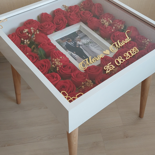 Beyaz Fotoğraf Bölümlü Isimli Anı Sehpası! Özel Gün Çiçekleriniz Için Yan Sehpa! Gül Sehpası! - 0